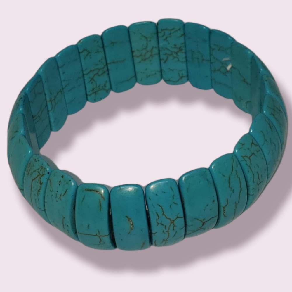 Blue Turquoise magnesite stretchy bracelet  pretty !